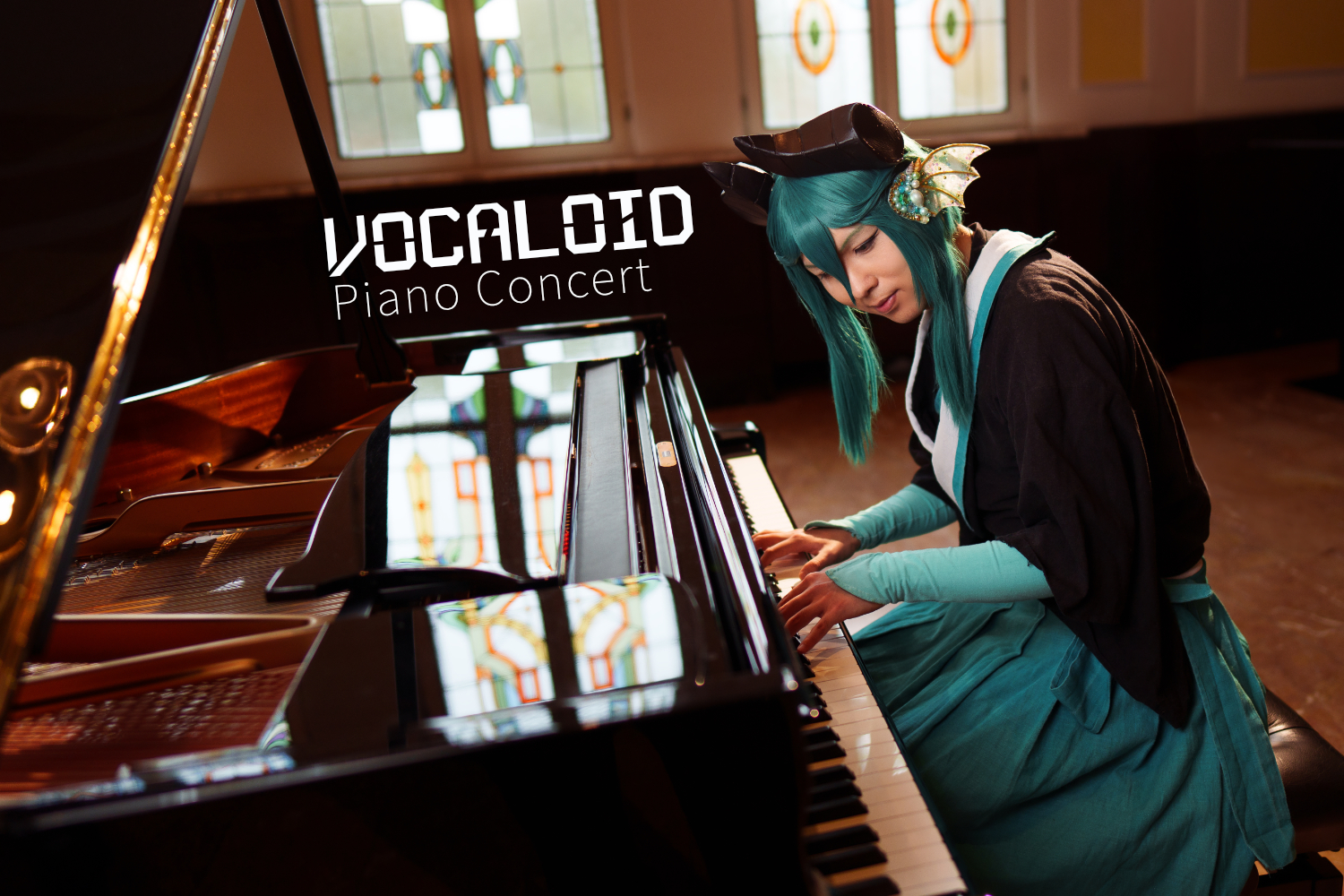 Der Pianist Junihuhn am Klavier